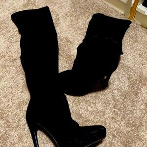 I high-heeled boots